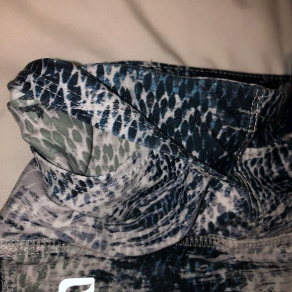 Fabletics fossil snakeskin leggings, size M - Picture 5 of 5